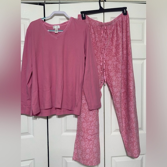 - Oscar de la Renta Pink V-Neck Top and Floral Pajama Pants Set size XXL - Picture 1 of 7